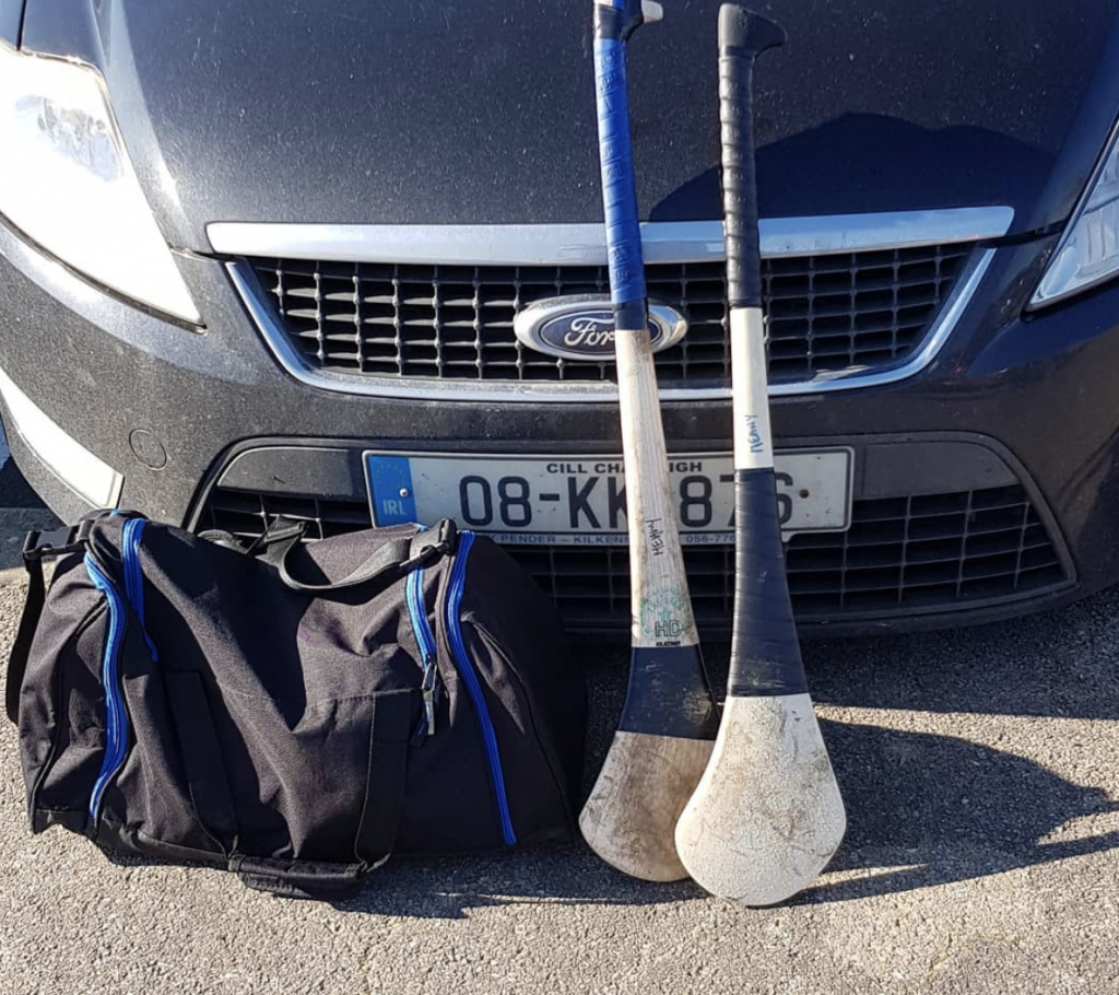 hurls weapons of choice