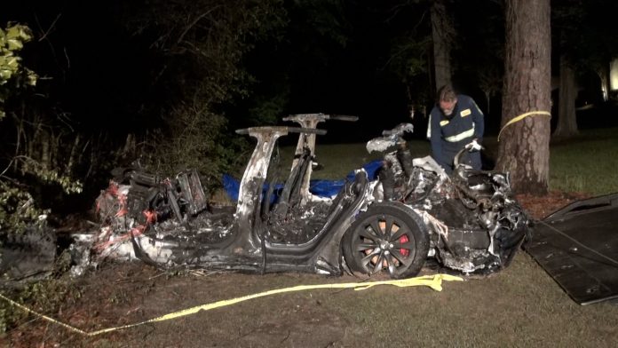 Tesla car crash and fire texas